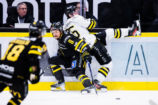 Västerås Markus Oden och AIKs Theo Hårdstam