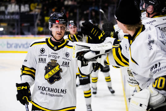 AIKs Ole Einar Egeland Andersen jublar