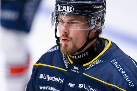 HV71s Mikael Seppälä jublar