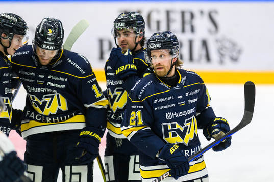 HV71s Mattias Tedenby jublar