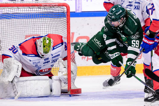 Oskarshamns målvakt Niklas Lundström och Färjestads