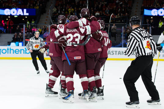 Rodzers Bukarts of Latvia celebrates