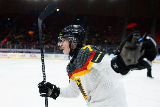 Samuel Schindler of Germany celebrates