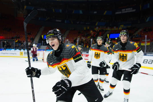 Samuel Schindler of Germany celebrates