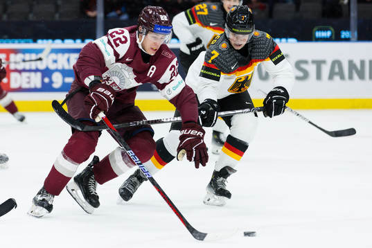 Sandis Vilmanis of Latvia and Samuel Schindler of Germany
