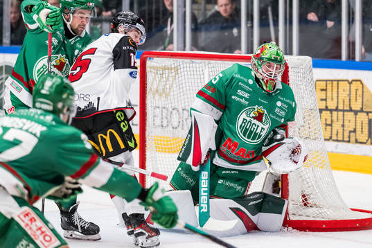 Malmö Redhawks Hjalte Kruse Thomsen och Rögles målvakt