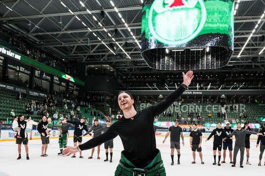 Rögles målvakt Christoffer Rifalk jublar