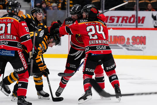 Skellefteås Jonathan Pudas och Luleås Brendan Shinnimin