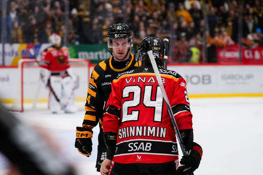 Skellefteås Jonathan Pudas och Luleås Brendan Shinnimin