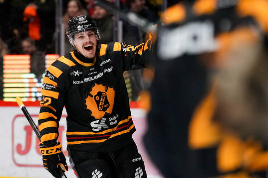 Skellefteås Jonathan Johnson jublar
