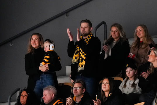 Skellefteås Oscar Möller hyllas på läktaren