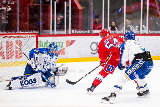 Leksands målvakt Filip Larsson och Fred Nilsson försvarar