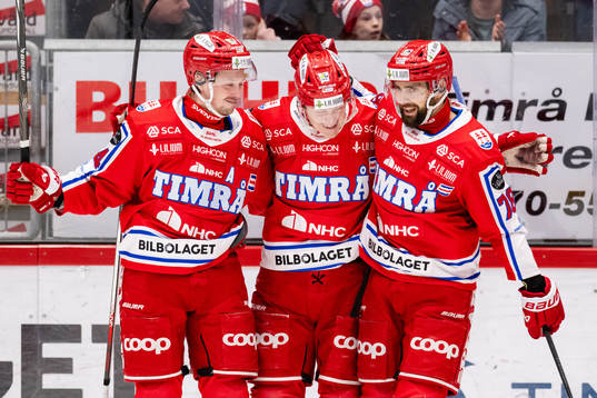 Timrås Axel Rindell jublar med Jonathan Dahlén och Robin