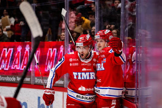 Timrås Sebastian Hartmann och Magnus Pääjärvi jublar