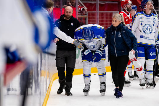 Leksands Marek Hrivik lämnar isen