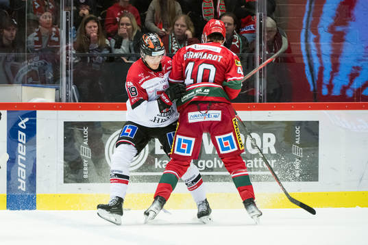 Örebros Axel Sundberg MoDos David Bernhardt