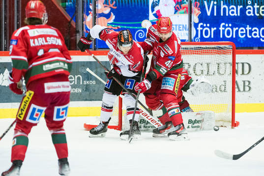 Örebros William Wikman och MoDos David Bernhardt