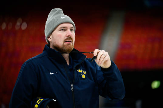 Assistant coach Gereon Dahlgren of Sweden at a practice