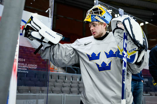 goaltender Hugo Hävelid of Sweden at a practice session