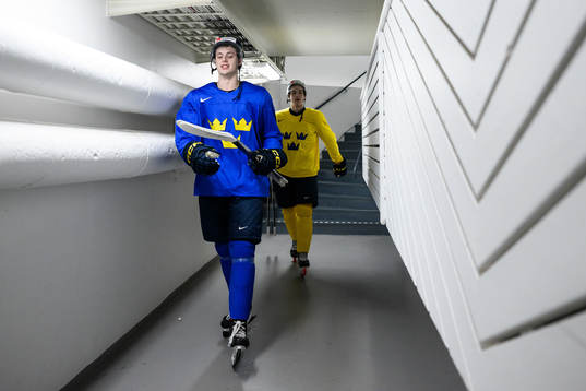 Bläddra bland fler bilder av 2024 IIHF World Junior Championship, Day 6, Sweden, Morning Skate