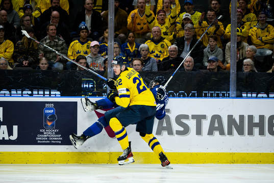 Anton Wahlberg of Sweden and Konsta Helenius of Finland