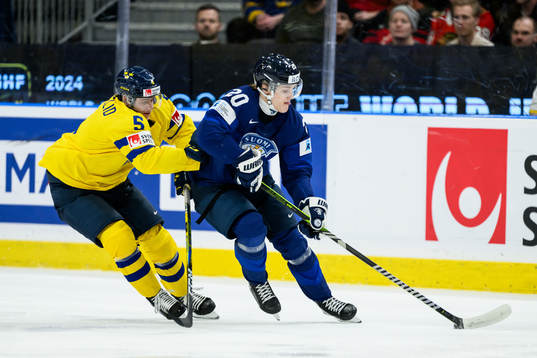 Mattias Hävelid of Sweden and Oiva Keskinen of Finland