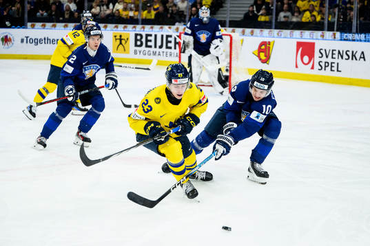 Jonathan Lekkerimäki of Sweden and Emil Pieniniemi of