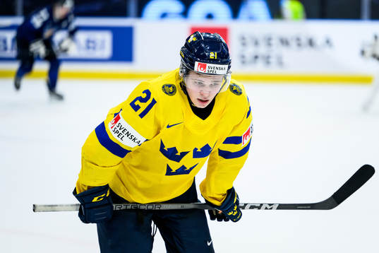 Zeb Forsfjäll of Sweden looks dejected