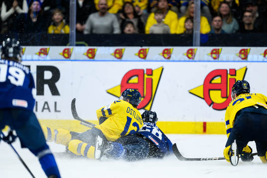 Noah Östlund of Sweden and Jere Lassila of Finland