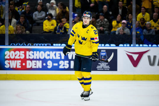 Liam Öhgren of Sweden looks dejected