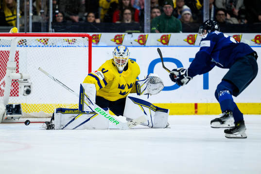 Goaltender Melker Thelin of Sweden