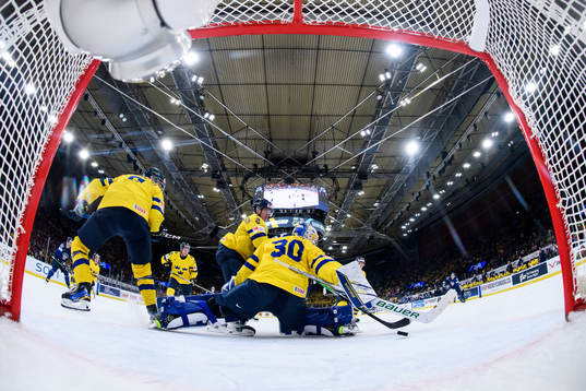 goaltender Melker Thelin of Sweden let’s in 0-1