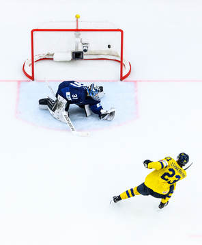 Jonathan Lekkerimäki of Sweden scores