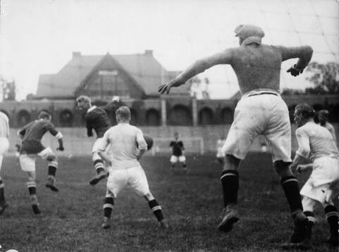 Fotboll, Finalen i fotbollsveckan 1924. Framför Göteborgs