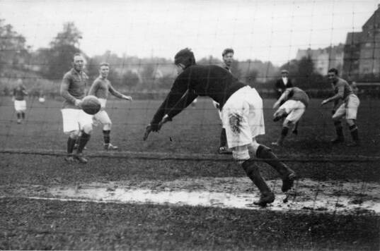 Fotboll, Från federationsmatchen på Råsunda,