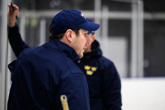 Assistant coach Alexander Steen of Sweden at a practice