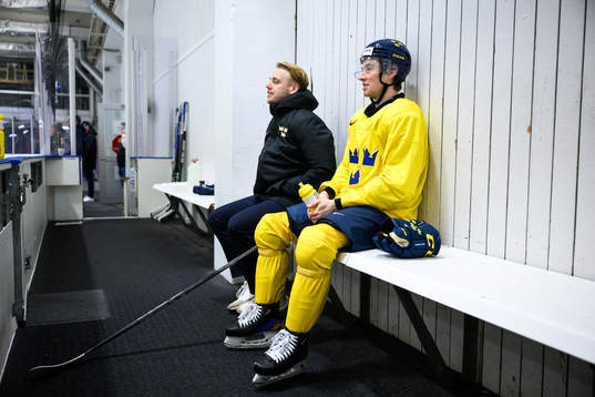 Team manager Hampus Sjöström and Noah Östlund of Sweden
