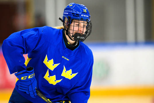 Linnea Natt och Dag of Sweden at a practice session