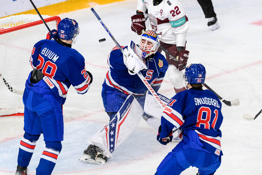Goaltender Jacob Fowler of USA