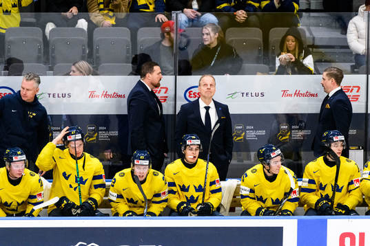 Head coach Magnus Hävelid of Sweden looks dejected