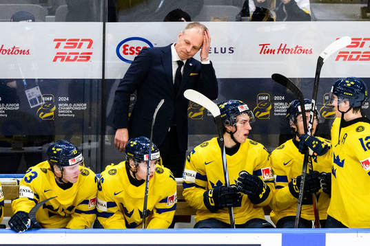 Head coach Magnus Hävelid of Sweden looks dejected