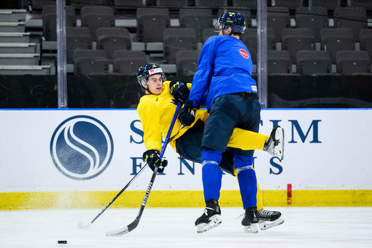 Bläddra bland fler bilder av 2024 IIHF World Junior Championship, Day 8, Sweden, Morning Skate