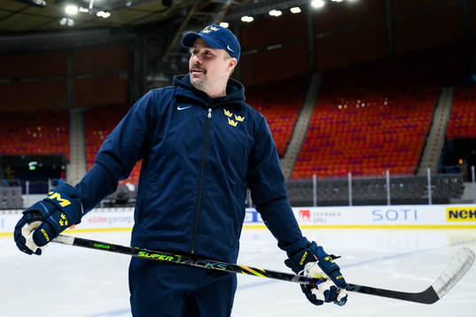 Assistant coach Pierre Johnsson of Sweden at a practice