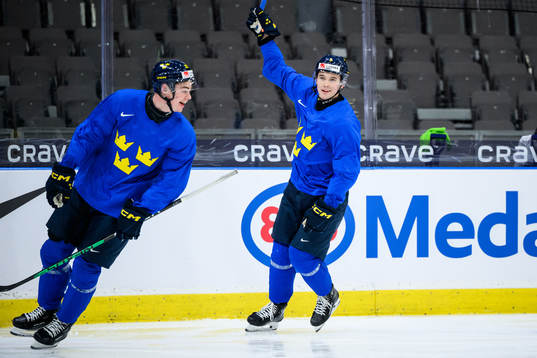 Oskar Pettersson and Theo Lindstein of Sweden at a practice