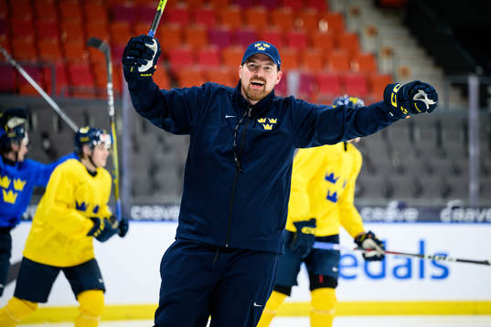 Assistant coach Gereon Dahlgren of Sweden at a practice