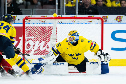 Goaltender Hugo Hävelid of Sweden