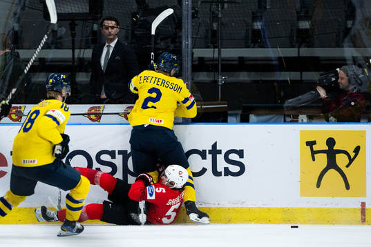 Elias Pettersson of Sweden and Leo Braillard of Switzerland