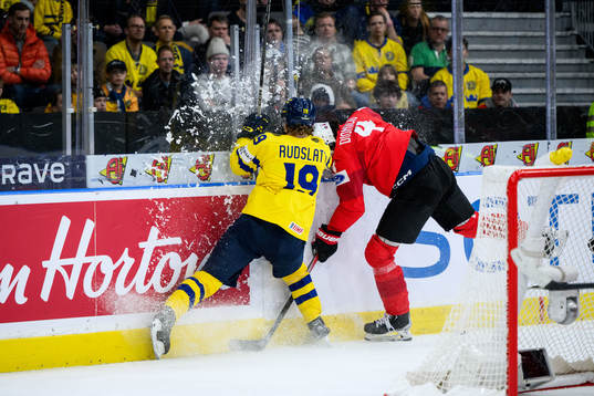Rasmus Rudslätt of Sweden and Rodwin Dionicio of