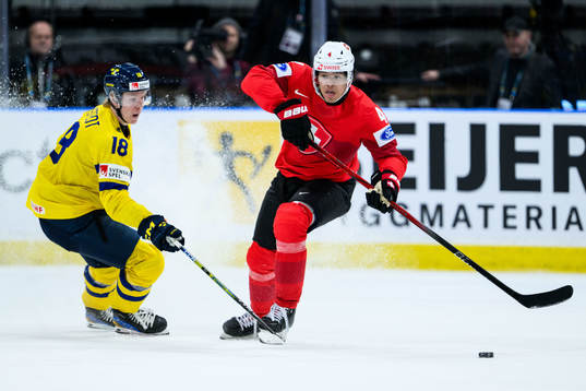 Filip Bystedt of Sweden and Rodwin Dionicio of Switzerland