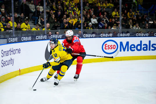 Noah Östlund of Sweden and Leon Muggli of Switzerland